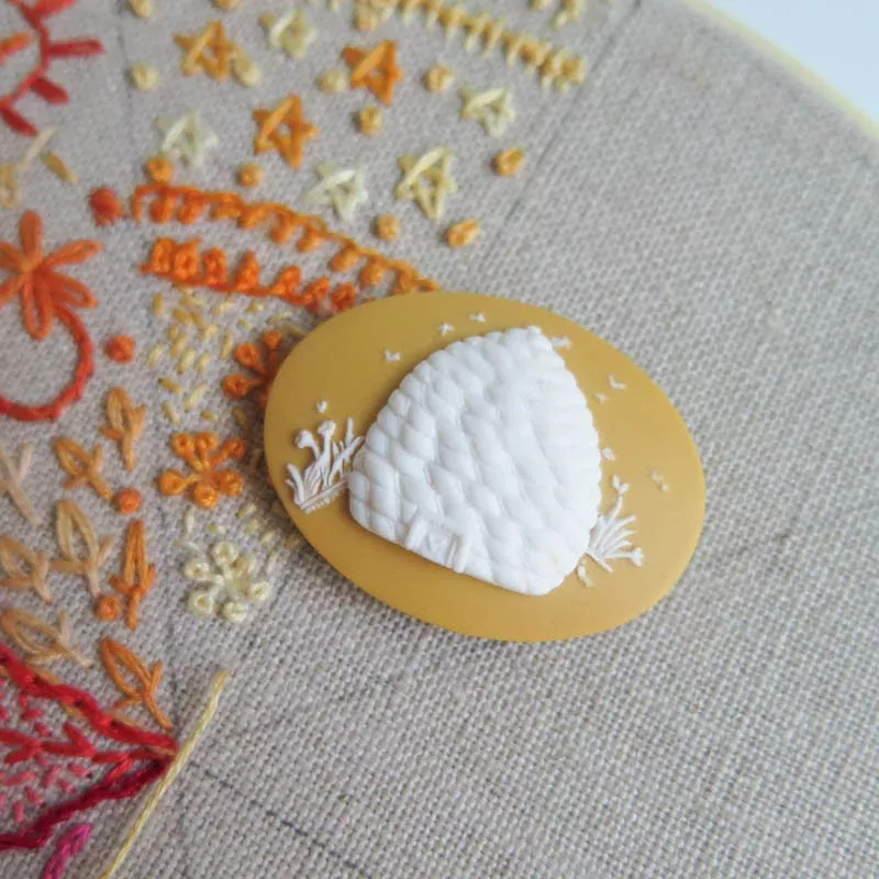 Beehive Needleminder
