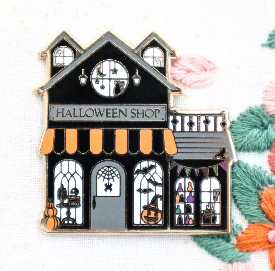 Halloween Shop Enamel Needleminder