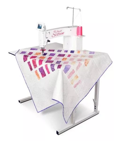 Handi Quilter Sweet Sixteen with Insight Table - Floor model